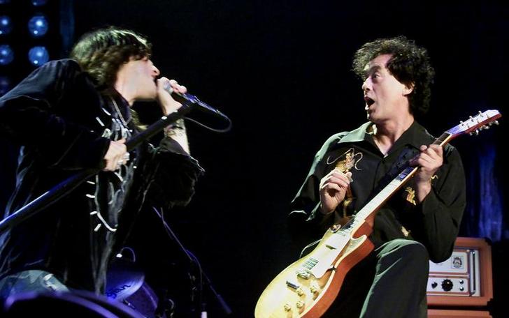 Chris Robinson + Jimmy Page, in 2000