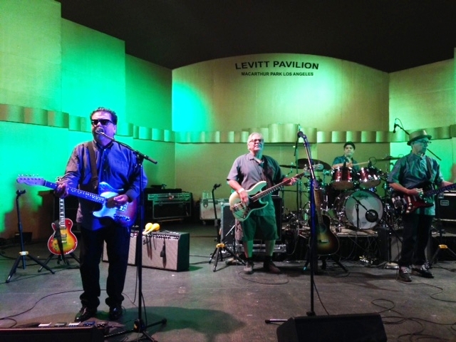(l-r) Cesar Rosas, Conrad Lozano, drummer Enrique “Bugs” Gonzalez, Louie Pérez